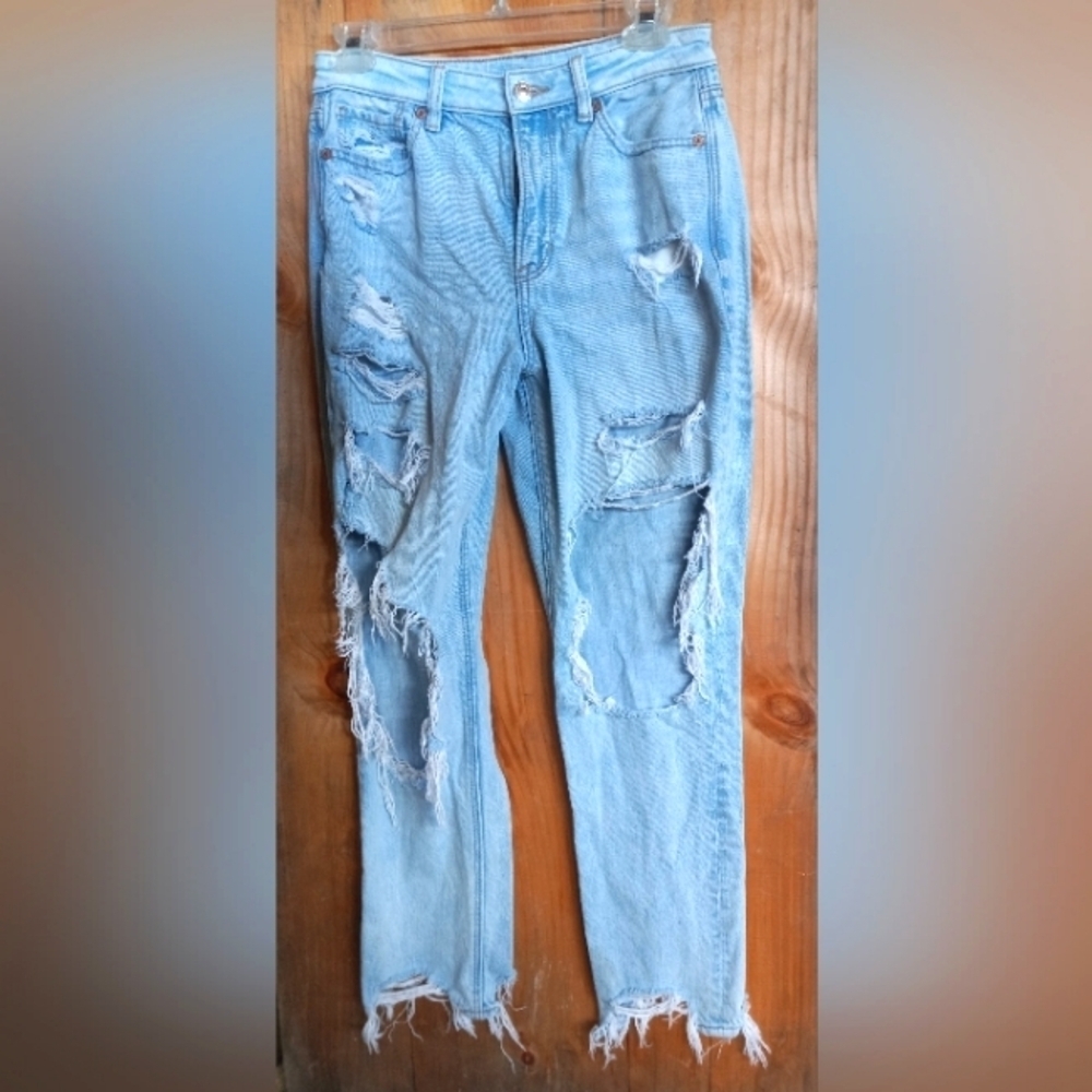American Eagle Distressed Jeans